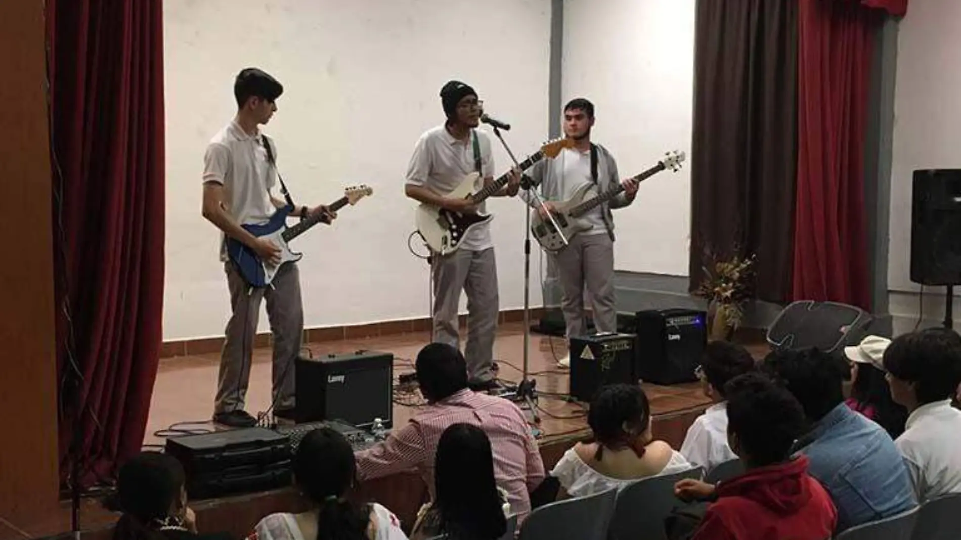 secundaria y preparatoria en la colonia topahue